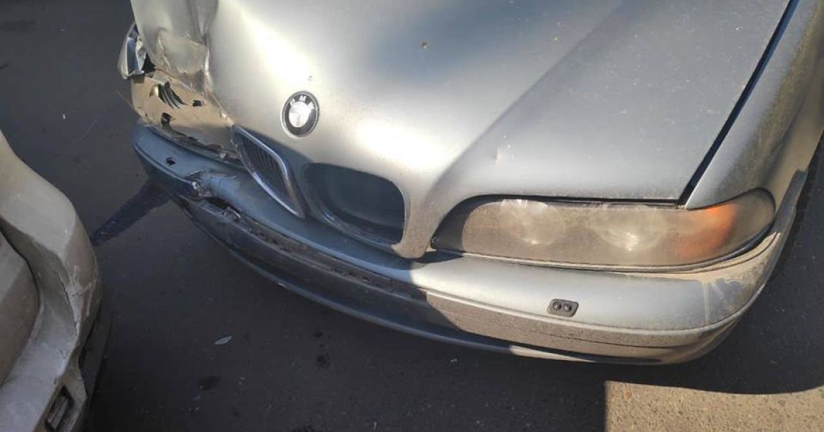 В Одессе BMW сбил женщину с ребенком на тротуаре