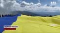 На самой высокой точке Украины развернули огромный флаг