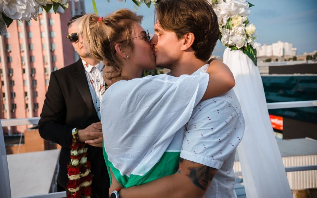 Толіч та Юла відгуляли гавайське весілля / © прес-служба каналу "1+1"