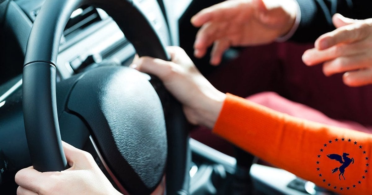 Не як в Україні: як насправді складають іспит з водіння в Ірландії — історія дівчини за кордоном