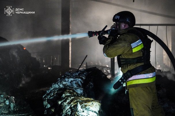 Атака по Черкассам: гремели взрывы, горели квартиры