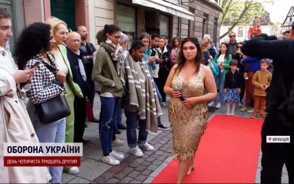 Украинка удивила в Страсбурге платьем "войны"