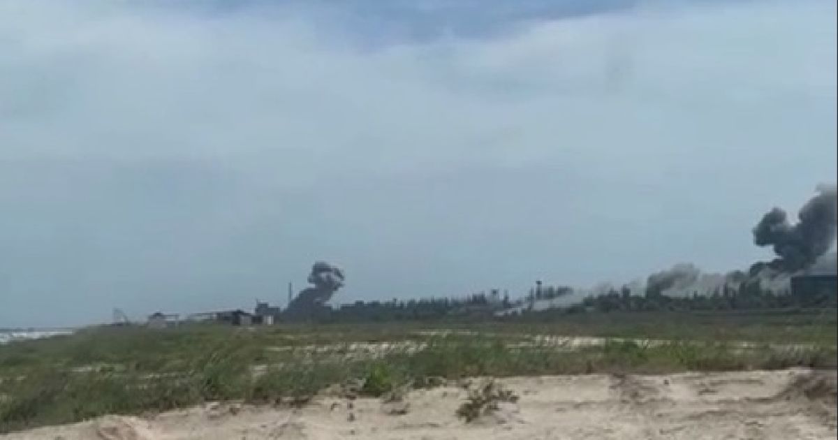 На Арабатской стрелке раздались взрывы на базе отдыха, захваченной оккупантами из Росгвардии