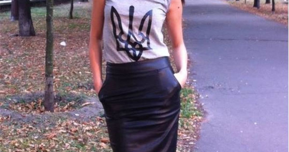 Мерило позирует перед камерами в эффектных образах