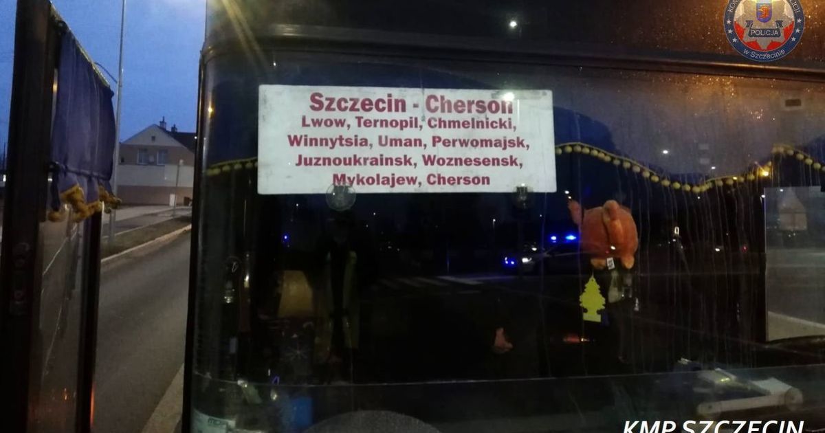 "Заправился" перед дальней дорогой: в Польше с автобуса сняли нетрезвого водителя-украинца, который вез людей в Херсон