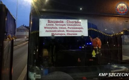 "Заправився" перед далекою дорогою: у Польщі з автобуса зняли нетверезого водія-українця, який віз людей до Херсона