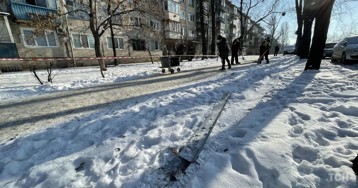 У квартирі київської п'ятиповерхівки повилітали вікна внаслідок вибуху
