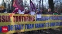 Собрались сотни людей! Протест возле посольства США в Киеве! 