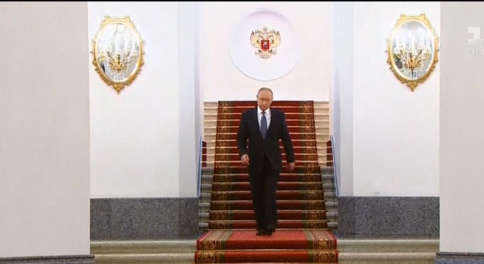 Инаугурация царя в кремлевских палатах: Путин официально взошел на свой президентский трон