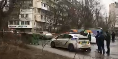 В Киеве мужчина в полицейской форме застрелил водителя легковушки - СМИ
