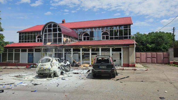 Изуродованный автомобиль правоохранителей на Херсонщине / Фото: Владимир Литвинов
