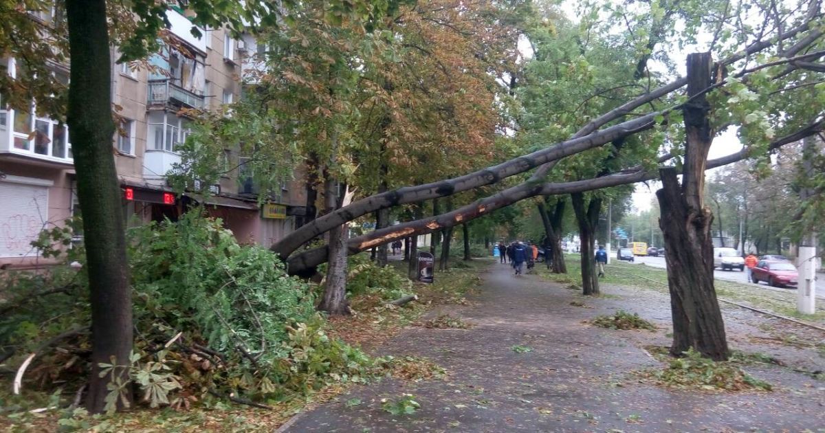 В Одесі залишається затопленим цілий район – вулиці перетворились на річки