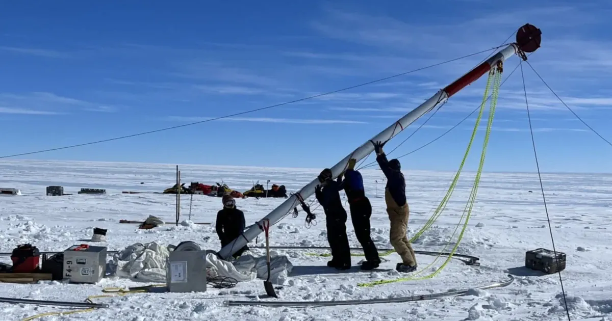 Учені знайшли в Антарктиді повітря віком шість мільйонів рокі. Фото: COLDEX Collaboration