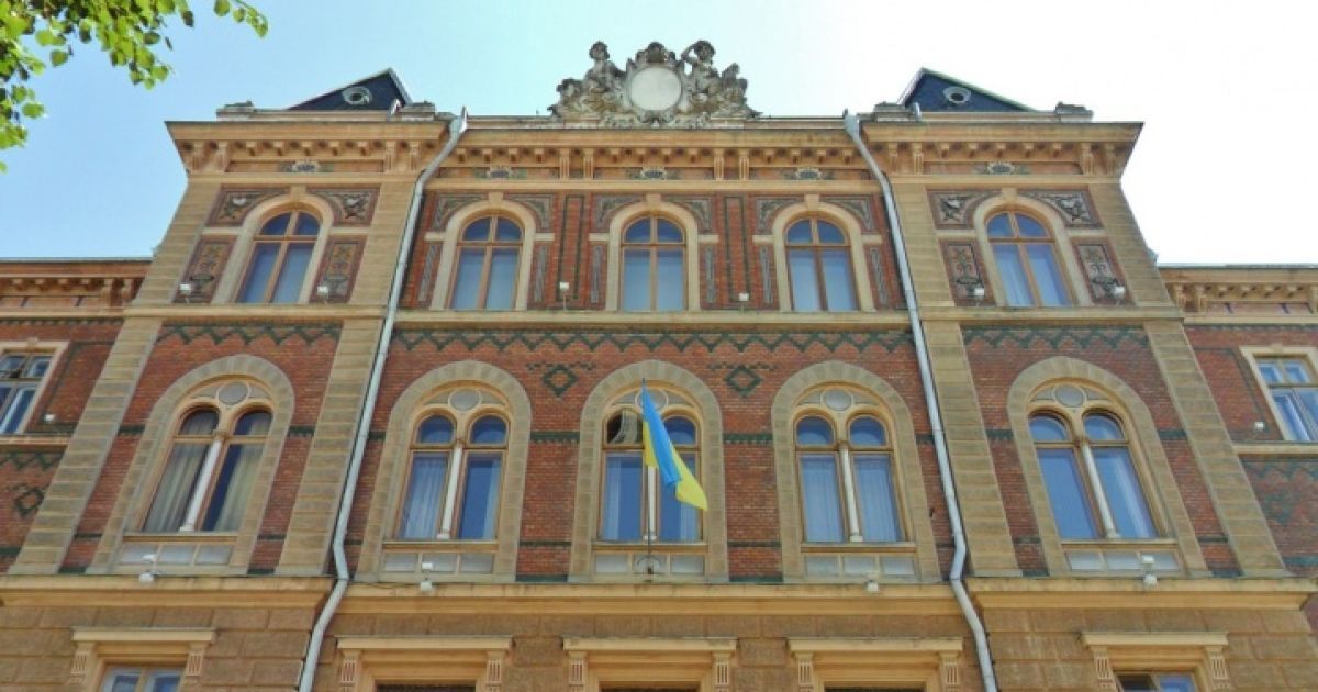 В автопарку Чернівецької ОДА та облради виявили порушень на суму понад 1,2 мільйона гривень