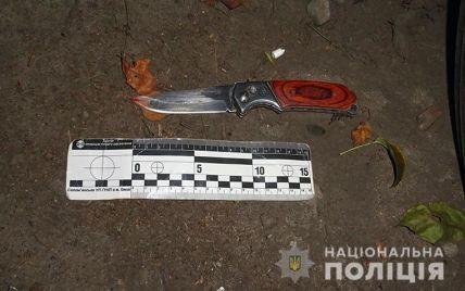 Киевские полицейские задержали мужчину за ножевое ранение агитатора