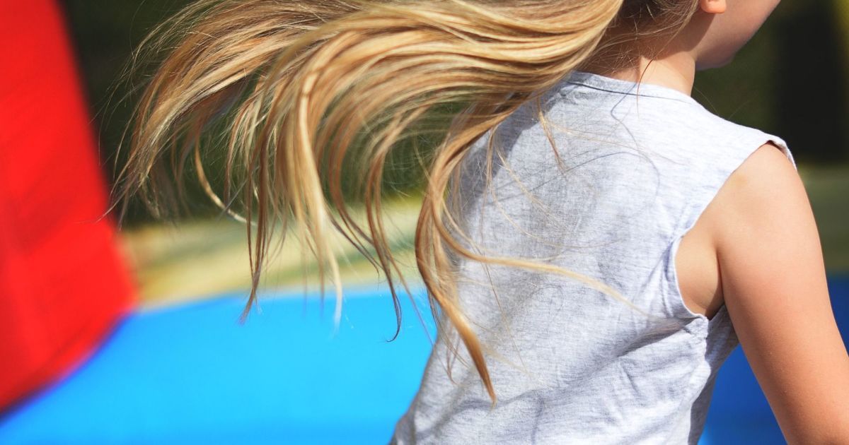 Смеялась, танцевала: во Львове прооперировали 10-летнюю девочку с заворотом яичника