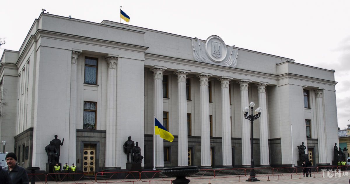 У Києві повідомили про замінування уряду, парламенту, трьох вокзалів та аеропорту