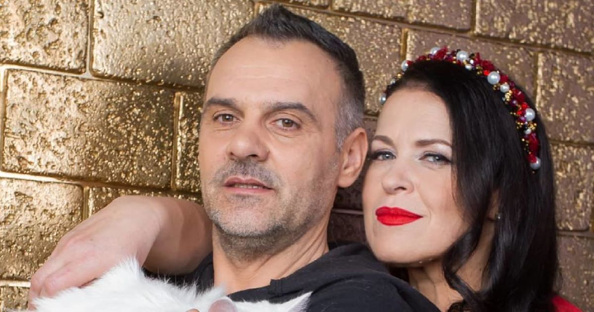 Yalangoch odam nudistlar sohilida onanizm bilan shugullanadi