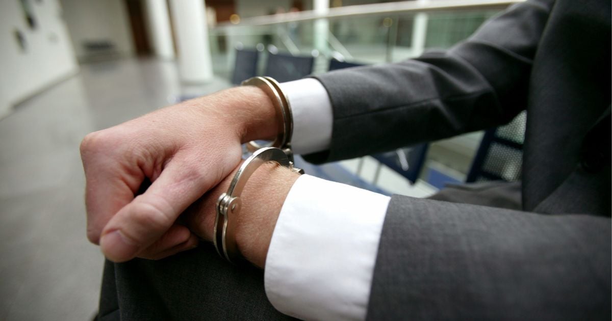 У Києві посадовцю держслужби АТО "світить" до 10 років за хабар у 230 тис гривень