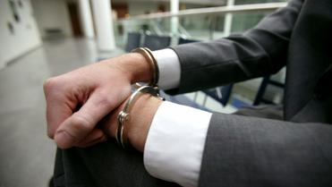 В Киеве чиновнику госслужбы АТО "светит" до 10 лет за взятку в 230 тыс. гривен