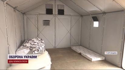 Кому житло, а кому "намет": мешканці геть зруйновано села не оцінили модульні будиночки