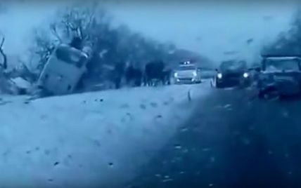Моторошна аварія в Росії: десятеро дітей загинули, автобус сильно пошкоджений