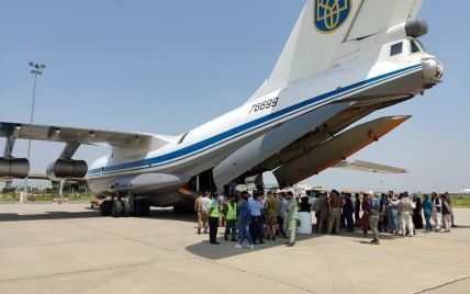 Евакуація з Афганістану до України: що розповідають люди, яким вдалося вирватися з пекла