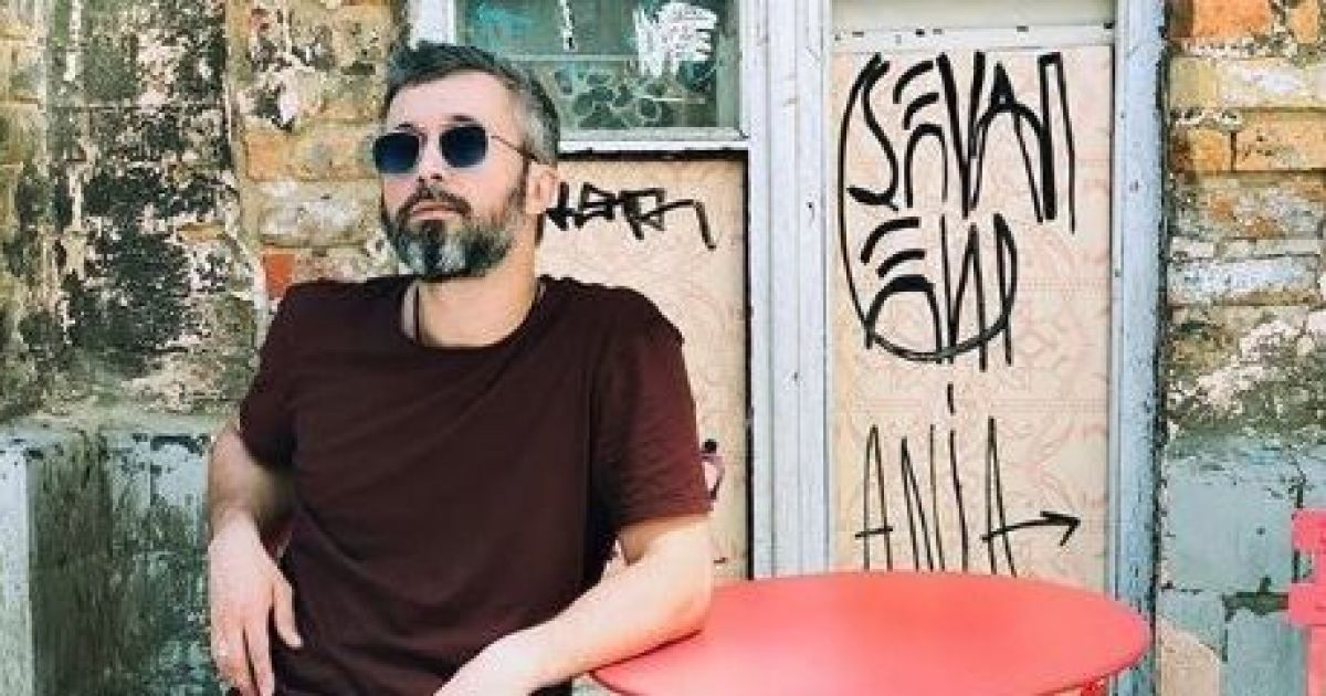 "Истерика". Бабкин показал, как балуется с детьми в поезде