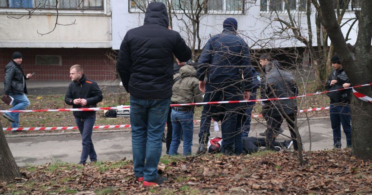 У Дніпрі в дворі багатоповерхівки розстріляли людину, оголошено план-перехоплення