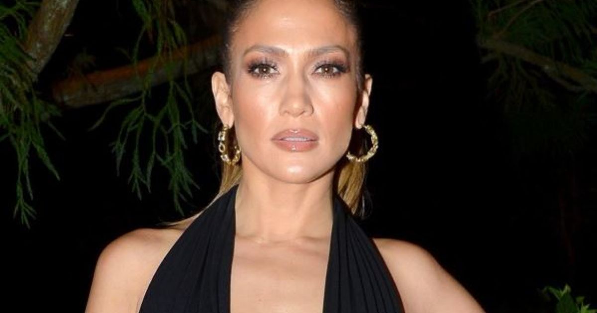 Дженніфер Лопес, Мадонна та інші зірки емоційно відреагували на прощальну промову Обами