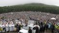 Папа Римский в сопровождении ливня совершает путешествие в румынские Карпаты