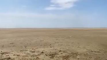 Каховське водосховище зняли на відео: замість води там тепер пустеля