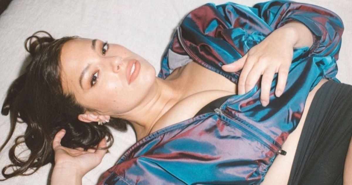 Эшли Грэм взбудоражила воображение снимками топлесс