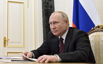 В присутствии главарей боевиков Путин подписал указы о признании "независимости" "ЛДНР"