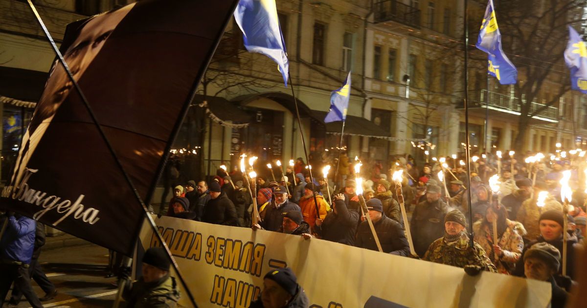 Смолоскипний хід у центрі Києва з нагоди 112-ї річниці від дня народження Бандери_4 / © Associated Press
