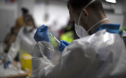 В Венгрии впервые зафиксировали случаи заражения новым штаммом коронавируса