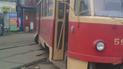 У Києві на Куренівці трамвай злетів із колії
