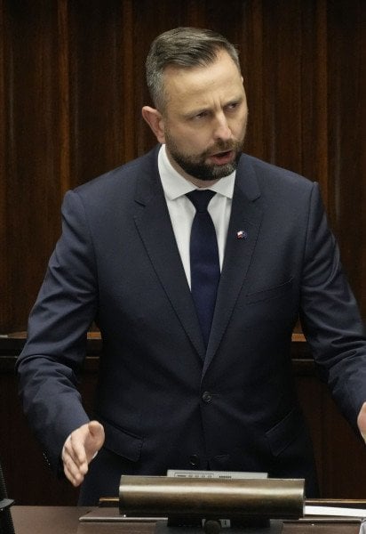 Глава Минобороны Польши призвал прекратить травить украинцев
