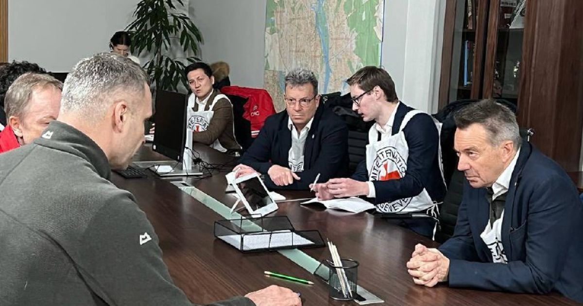 Международный комитет Красного Креста и его президент Петер Маурер прибыли в Киев