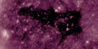 NASA нашла на Солнце очередную дырку