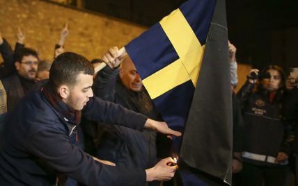 Прилюдне спалення Корану у Стокгольмі спровокувало загострення між Туреччиною і Швецією (відео)
