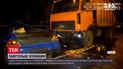 Новини України: у Дніпрі легковик вилетів на зустрічку і врізався у сміттєвоз