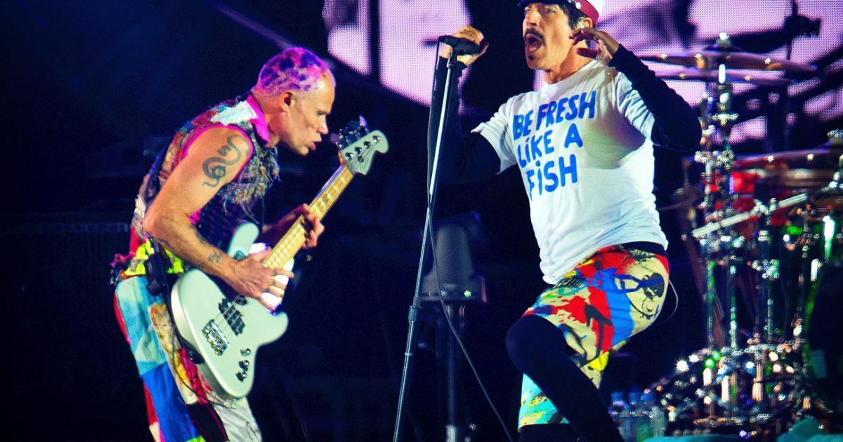 Организаторы концерта Red Hot Chili Peppers прокомментировали проблемы со звуком во время их выступления