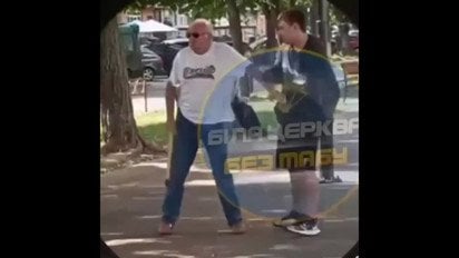 В Белой Церкви молодой человек напал на пожилых мужчин