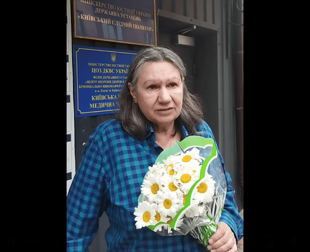 Осужденную за госизену мать экс-нардепки-регионалки Бережной неожиданно выпустили на свободу