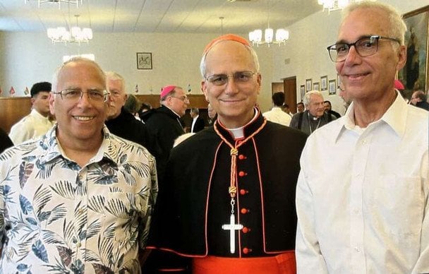 Папа Римский со своими братьями / © Daily Herald