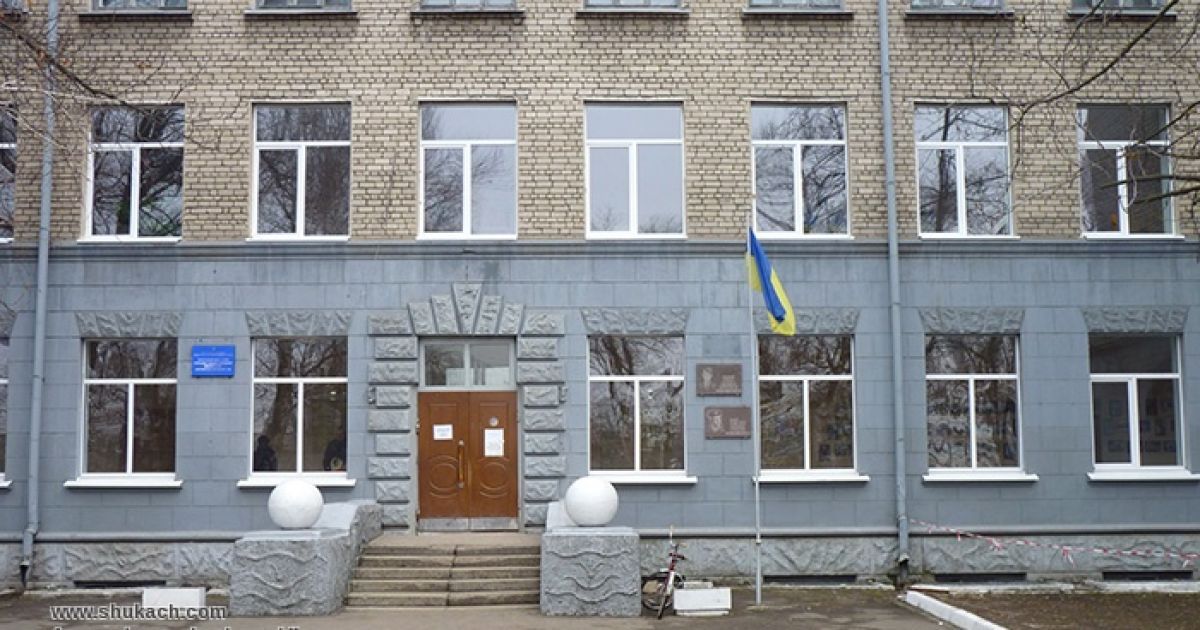 В Днепре из школы эвакуировали детей и персонал: в здании "бомба"