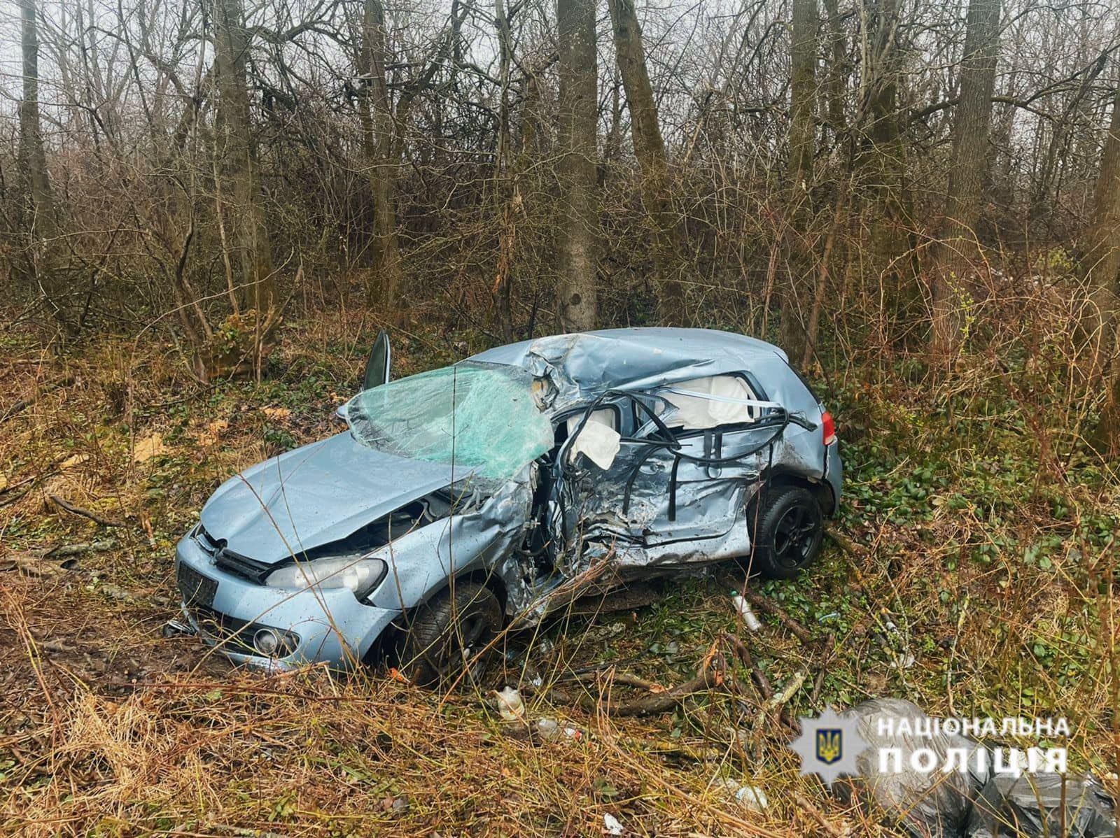 Возле Калуша легковушка влетела в грузовик: погибла женщина и 5-летняя  девочка — новости Прикарпатья — Украина