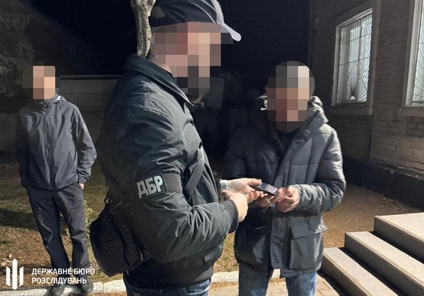 Зламали руку, вдарили електрошокером та задули балончиком: співробітники ТЦК 