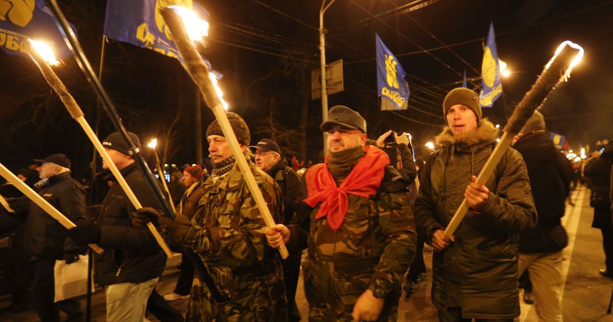 Смолоскипний хід у центрі Києва з нагоди 112-ї річниці від дня народження Бандери_5 / © Associated Press